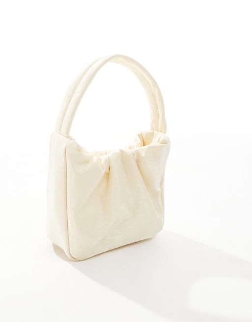 ASOS DESIGN – Beuteltasche in Buttermilchgelb mit geraffter Vorderseite, 2 von 4