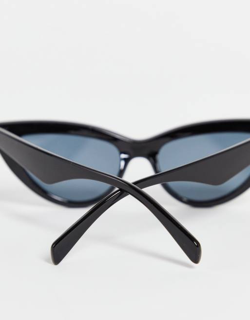 ASOS DESIGN bevelled cat eye sunglasses in shiny black, 2 of 4