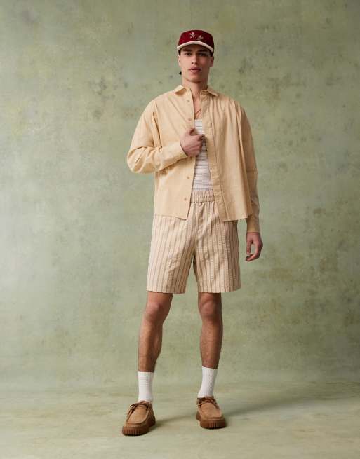 ASOS DESIGN – Beżowa obszerna koszula oversize z zakrytą plisą na guziki, 2 z 4