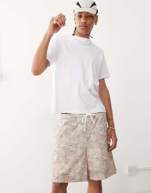 ASOS DESIGN – Beżowe szorty oversize ze wzorem w liście na całej powierzchni, 3 z 5