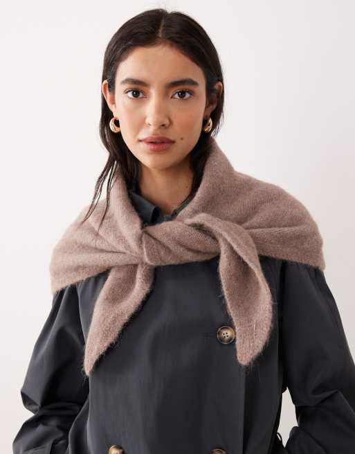 ASOS DESIGN – Beżowy dzianinowy trójkątny szalik z domieszką wełny alpaki