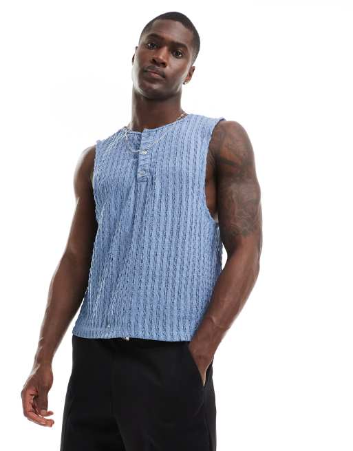 ASOS DESIGN – Beżowy, fakturowany T-shirt z guzikami pod szyją