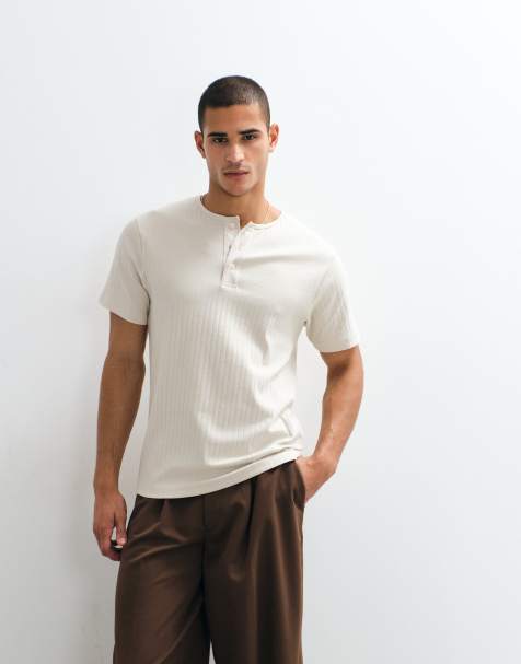 ASOS DESIGN – Beżowy, gruby, prążkowany T-shirt o regularnym kroju, z dekoltem henley - view 1