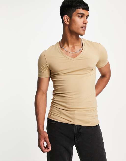 ASOS DESIGN – Beżowy T-shirt o kroju podkreślającym sylwetkę z głębokim dekoltem w kształcie litery V – BEIGE