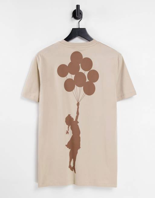 ASOS DESIGN – Beżowy T-shirt z nadrukiem grafiki Banksy'ego