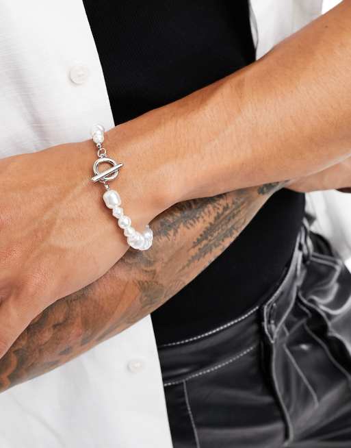 ASOS DESIGN – Biała bransoletka ze sztucznych pereł o nieregularnym kształcie zapinana na sztabkę