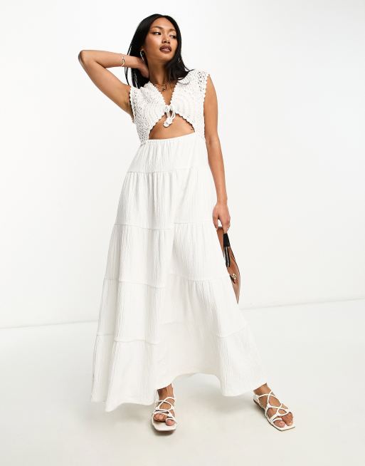 ASOS DESIGN – Biała kaskadowa sukienka maxi z szydełkowaną górą