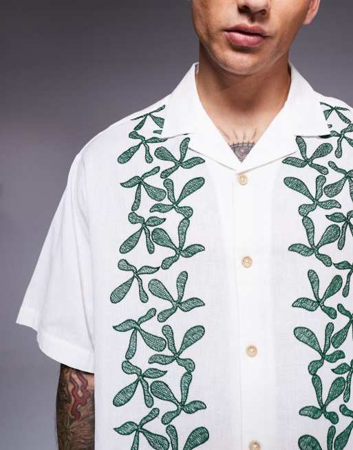ASOS DESIGN – Biała koszula oversize z kołnierzykiem kubańskim ze wzorem, 5 z 5