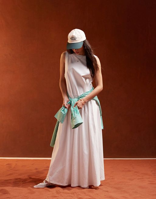 FhyzicsShops DESIGN – Biała luźna sukienka maxi bez rękawów z odkrytymi plecami