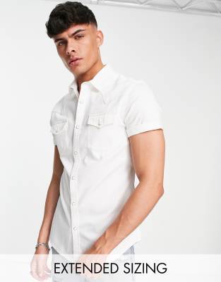 ASOS DESIGN – Biała obcisła koszula jeansowa w stylu kowbojskim