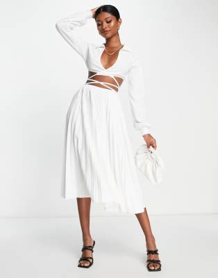 ASOS DESIGN – Biała plisowana sukienka midaxi z koszulową górą i ozdobnymi paseczkami