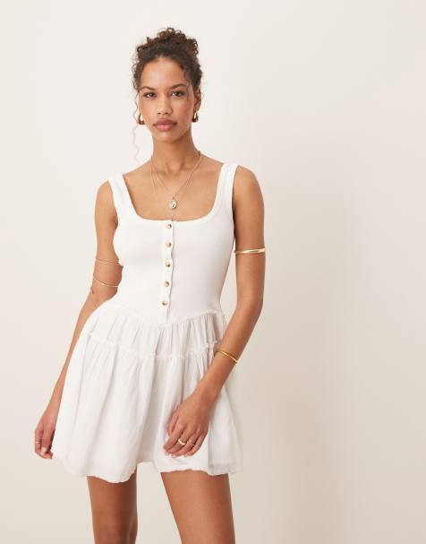 ASOS DESIGN – Biała prążkowana u góry sukienka mini z zapięciem na guziki, dekoltem U i popelinową spódnicą - view 1