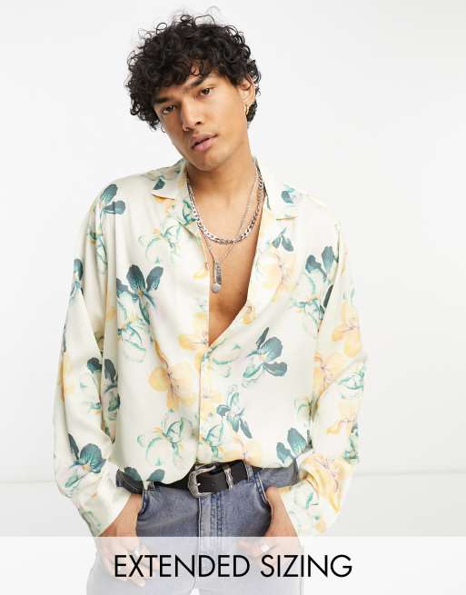 ASOS DESIGN – Biała satynowa koszula o luźnym kroju z kołnierzykiem kubańskim w kwiatowy wzór