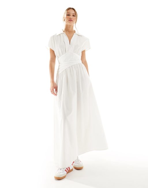 ASOS DESIGN – Biała sukienka koszulowa midi z kopertową talią i kołnierzykiem kubańskim