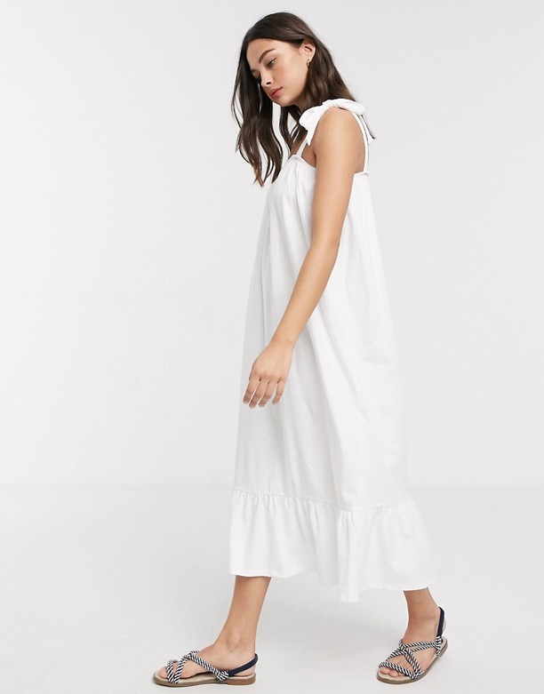 Wytrzymałe ASOS DESIGN – Biała sukienka midi na ramiączkach z falbanką Biały
