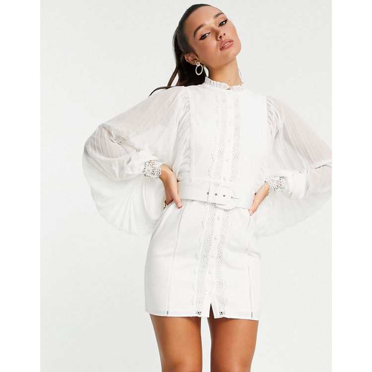 ASOS DESIGN – Biała sukienka mini z plisowanymi rękawami i gipiurową koronką  | ASOS
