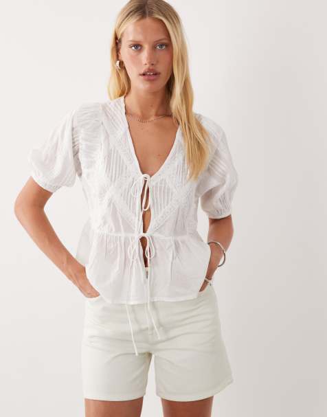 ASOS DESIGN – Białą wiązana z przodu bluzka z koronkowymi wstawkami - view 1