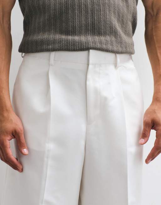ASOS DESIGN – Białe dopasowane szorty bermudy oversize z zakładkami, 5 z 9