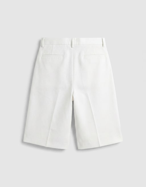 ASOS DESIGN – Białe dopasowane szorty bermudy oversize z zakładkami, 7 z 9
