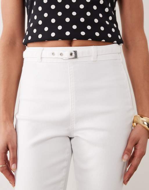 ASOS DESIGN – Białe jeansy capri z paskiem, 5 z 5