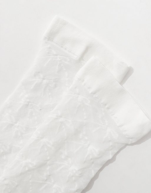 ASOS DESIGN – Białe, prześwitujące skarpetki do kostki ze wzorem w kokardki, 3 z 4