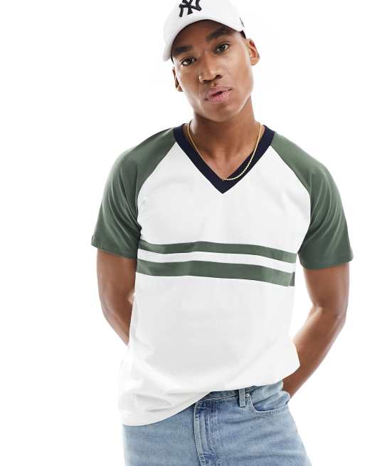 ASOS DESIGN – Biało-zielony T-shirt z raglanowymi rękawami i przeszyciami