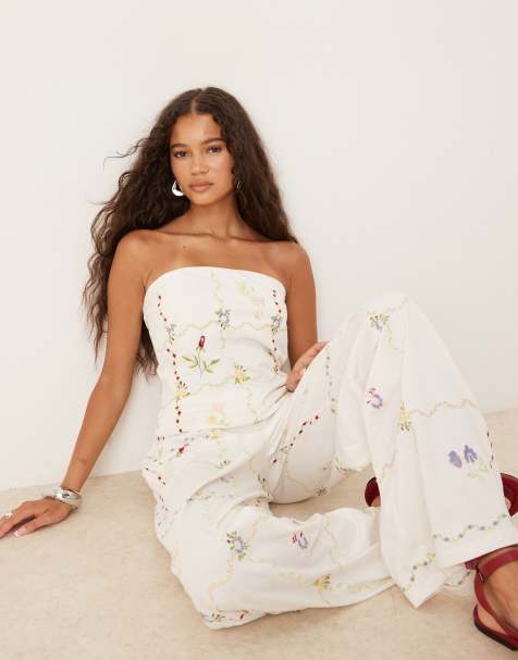 ASOS DESIGN – Biały długi top z dekoltem bandeau w haftowany kwiatowy wzór, część zestawu - view 1