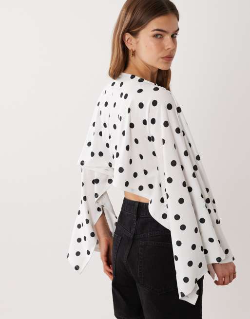 ASOS DESIGN – Biały dżersejowy top w stylu peleryny w groszki, 2 z 4