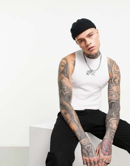 ASOS DESIGN – Biały podkoszulek o kroju podkreślającym sylwetkę z wyhaftowanym cherubinkiem