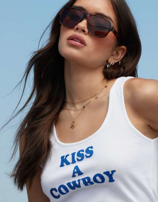 ASOS DESIGN – Biały podkoszulek z napisem „Kiss A Cowboy”, 3 z 4