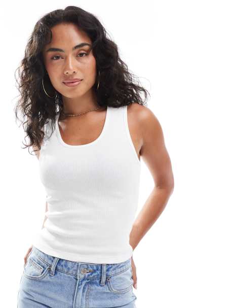 ASOS DESIGN – Biały prążkowany podkoszulek z dekoltem w kształcie litery U - view 1