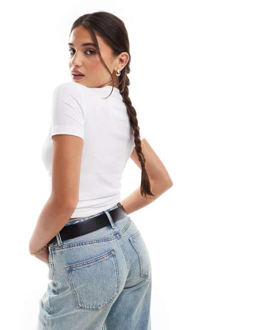 ASOS DESIGN – Biały prążkowany t-shirt o dopasowanym kroju, 4 z 4