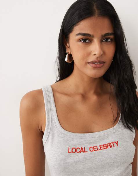 ASOS DESIGN – Biały prążkowany top bez rękawów z haftowanym wzorem - view 1