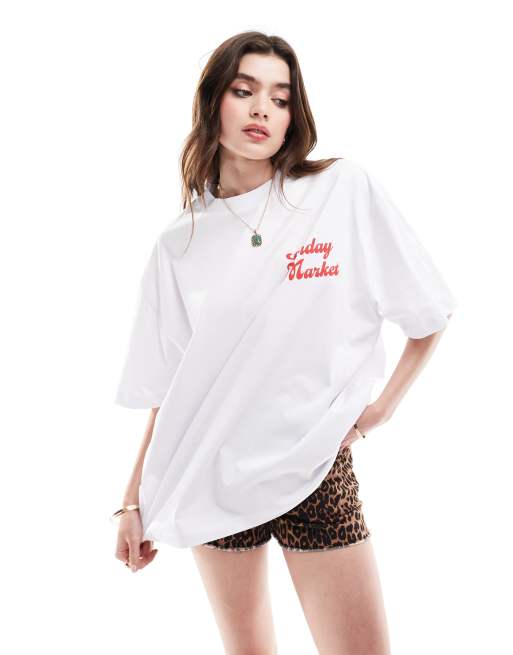 ASOS DESIGN – Biały T-shirt o fasonie boyfriend z nadrukami z motywem Fresh Fleurs Sunday Market