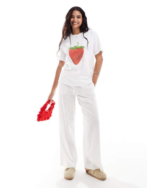 ASOS DESIGN – Biały T-shirt oversize z grafiką z truskawką, 2 z 4