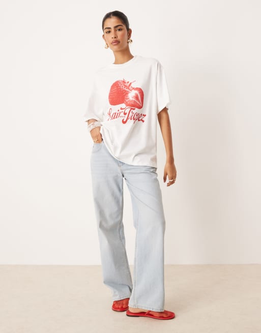 ASOS DESIGN – Biały T-shirt oversize z grafiką z truskawką, 4 z 4
