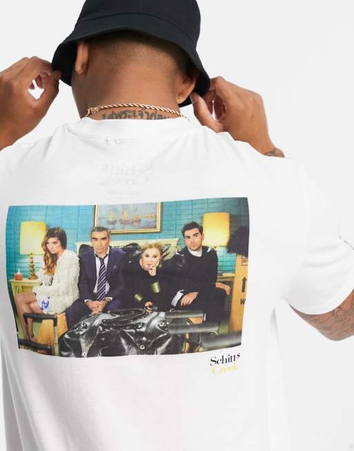 ASOS DESIGN – Biały T-shirt oversize z nadrukiem Schitt's Creek na plecach