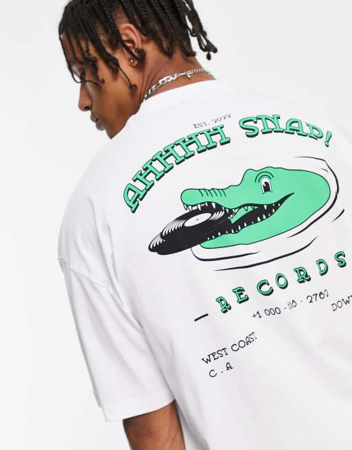 ASOS DESIGN – Biały T-shirt oversize z nadrukiem w stylu skaterskim z krokodylem na plecach