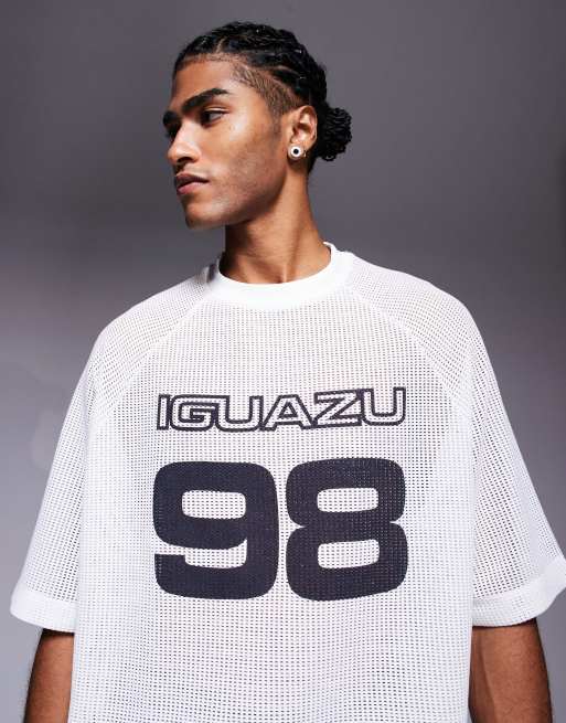 ASOS DESIGN – Biały T-shirt oversize z obniżoną linią ramion z bawełnianej siateczki ze sportową grafiką