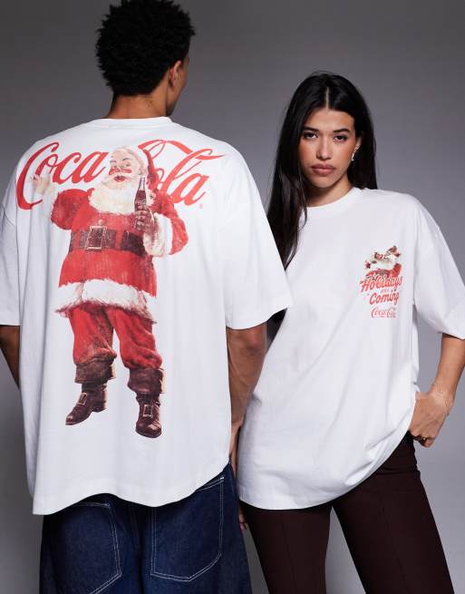 ASOS DESIGN – Biały T-shirt unisex o kroju oversize z grafiką Coca-Cola z motywem świętego Mikołaja