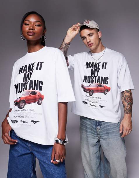 ASOS DESIGN – Biały T-shirt unisex o pudełkowym kroju oversize z licencjonowanym nadrukiem Ford Mustang - view 1
