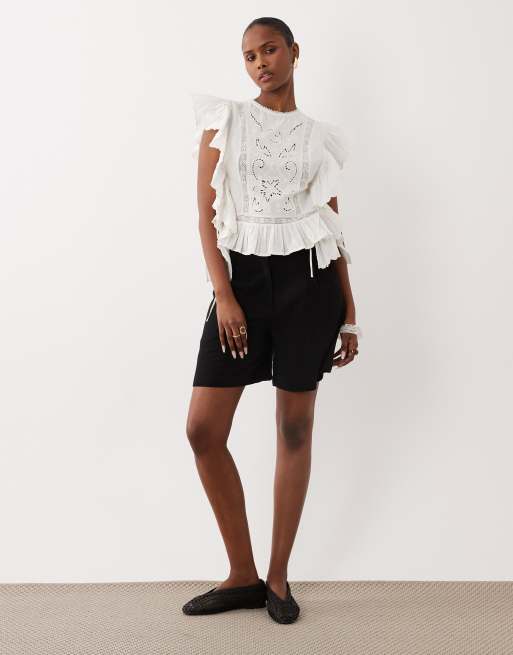 ASOS DESIGN – Biały top bez rękawów z falbanką i ażurowym wzorem, 2 z 4