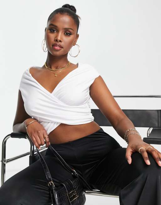 ASOS DESIGN – Biały top ze skrzyżowanym dekoltem bardot i krótkim rękawem