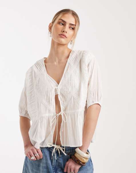 ASOS DESIGN – Biały wiązany z przodu top z zakładkami i koronkową wstawką - view 1