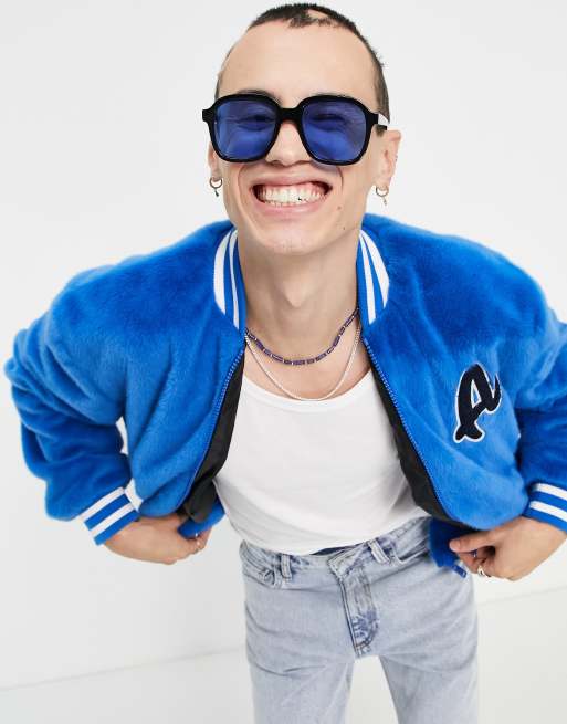 ASOS DESIGN - Blå bomber-jakke i college-stil af imiteret pels, 2 af 4