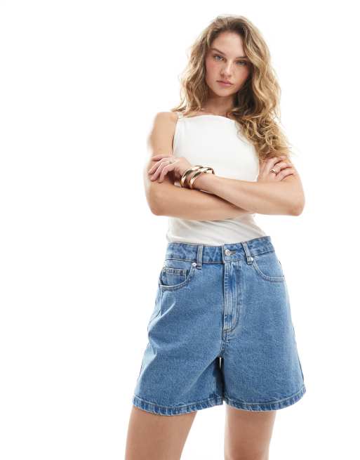 ASOS DESIGN - Blå dad-shorts i denim med indsyninger bagpå, 2 af 5