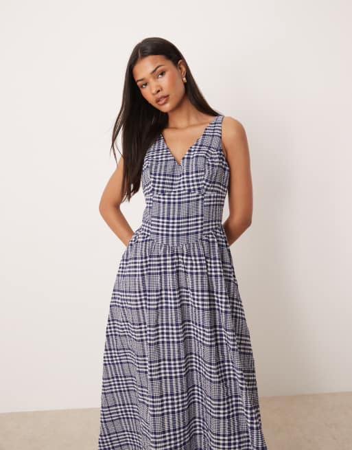 ASOS DESIGN - Blå maxikjole med indsyet talje og V-hals og sømdetaljer i gingham-tern, 4 af 4