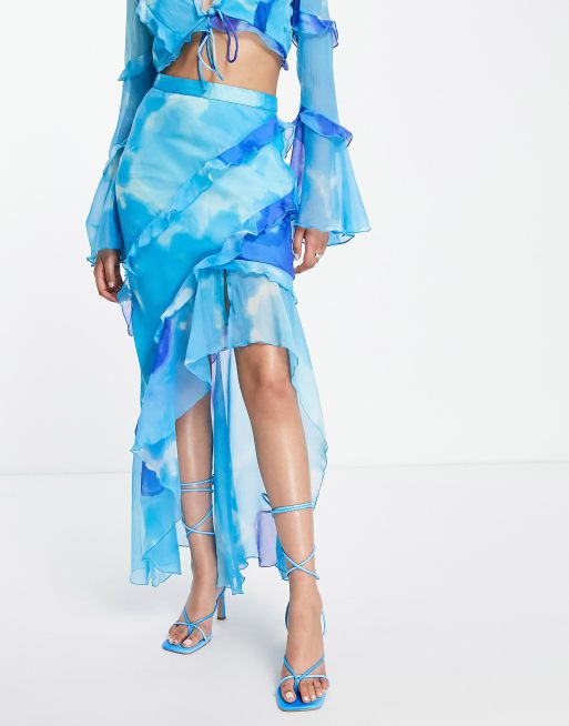 ASOS DESIGN - Blå midinederdel i abstrakt print med flæser og asymmetrisk snit - Del af sæt 