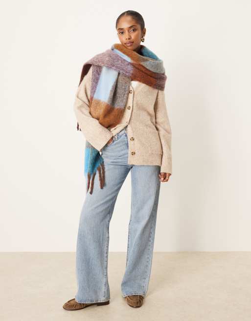 ASOS DESIGN – Blå och brun, vävd halsduk med rutigt mönster och tofsar, 2 av 3