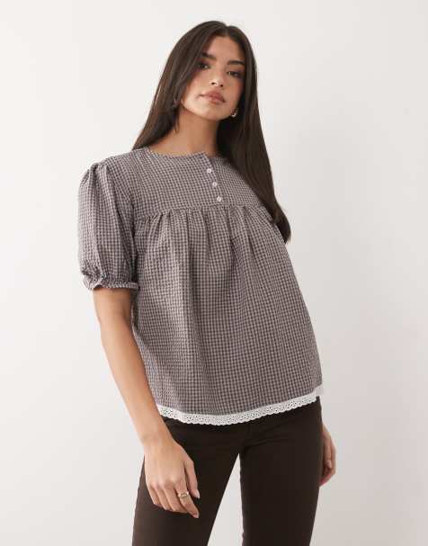 ASOS DESIGN – Blå- och brunrutig babydoll-blus med puffärmar och spetskant - view 1